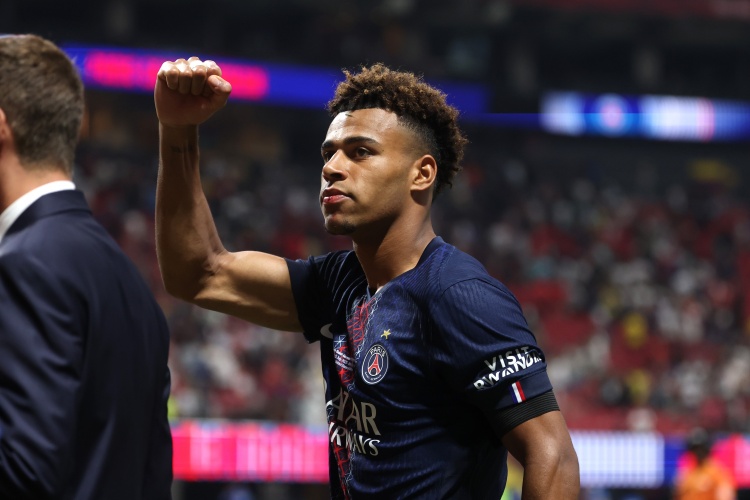 开云官网-在正式比赛中，巴黎圣日耳曼在杜埃破门的情况下保持全胜